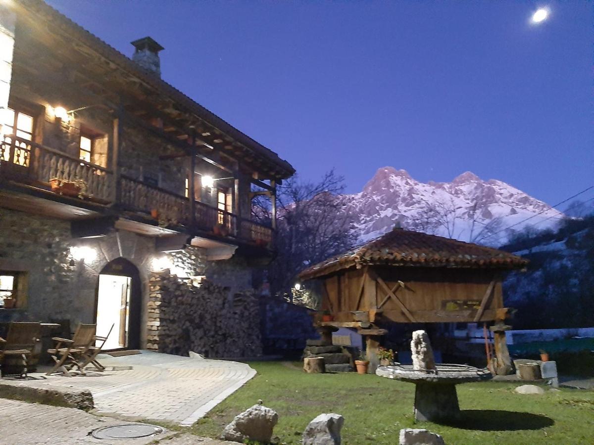 La Casa Vieja En Valdeon Hotel Soto De Valdeon ภายนอก รูปภาพ